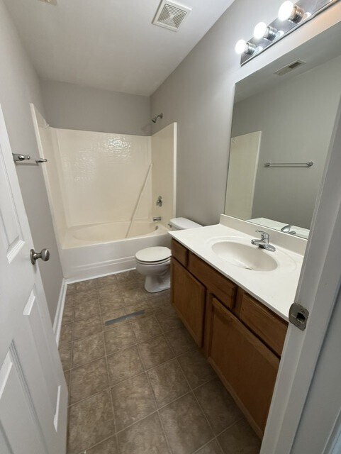 Building Photo - 305 Cool Embers Ln