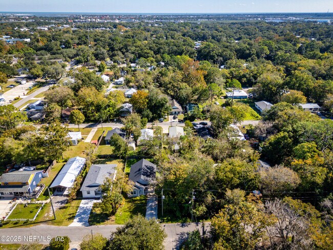 Building Photo - 501 Aiken St