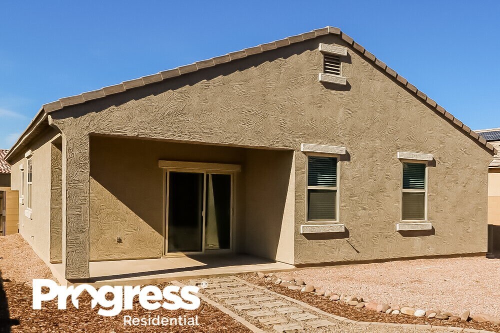 Building Photo - 6981 S Blue Hills Dr