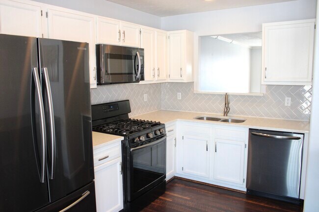 Building Photo - 280 Mike Dr