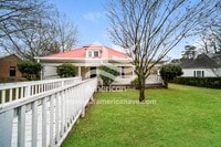 Building Photo - 815 Forrest Ave