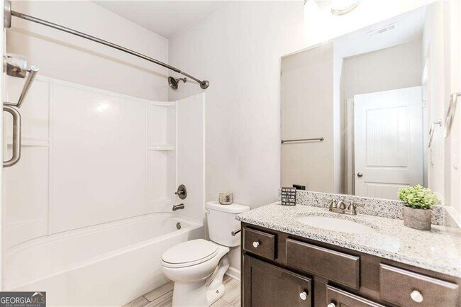 Building Photo - 5940 Park Bend Ave