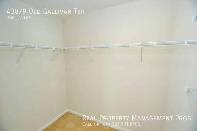 Building Photo - 43079 Old Gallivan Terrace