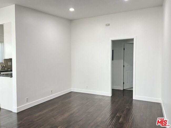 Building Photo - 10936 Hartsook St