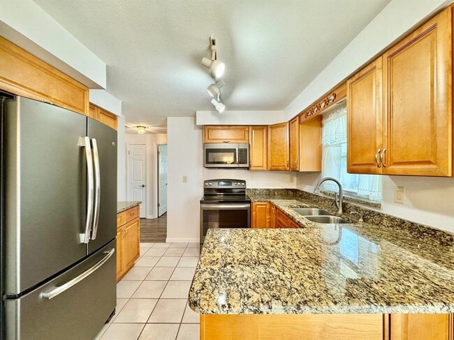 Building Photo - 1145 Stewart Dr