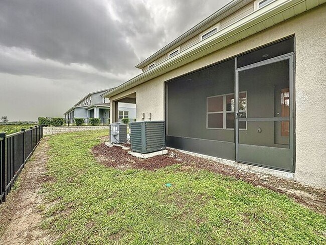 Building Photo - Dream Townhome in Magnolia Grove, Davenport !