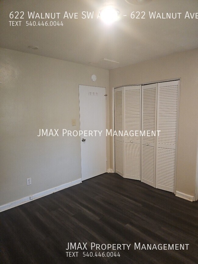 Building Photo - 622 Walnut Ave SW Apt C