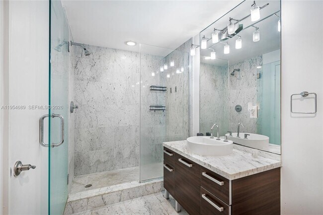 Building Photo - 253 NE 2nd St