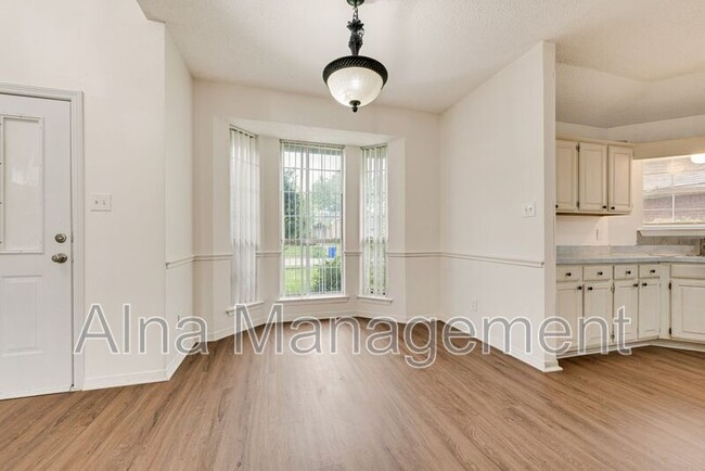 Building Photo - 1304 Riverview Ln