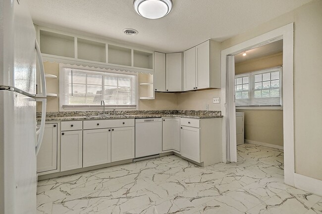 Building Photo - 4470 Lonesome Pine Trail