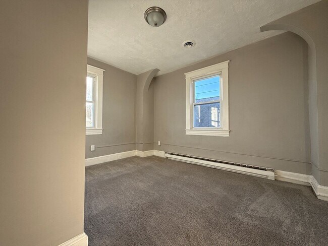 Building Photo - 1309 Linden Ave