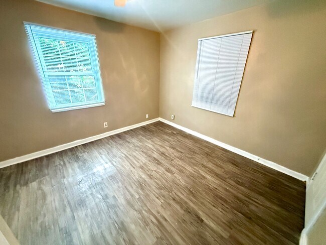 Building Photo - 1406 Kipling Dr