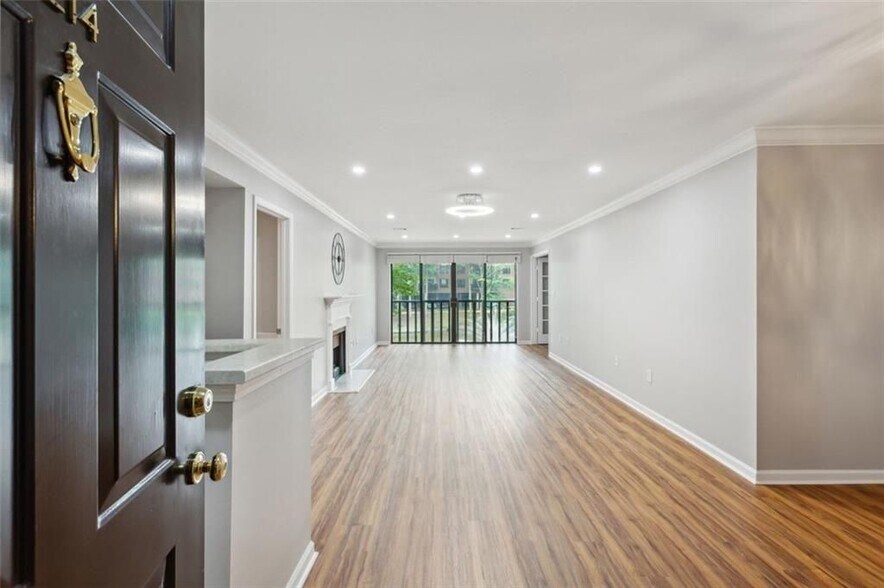 Building Photo - 23214 Plantation Dr NE