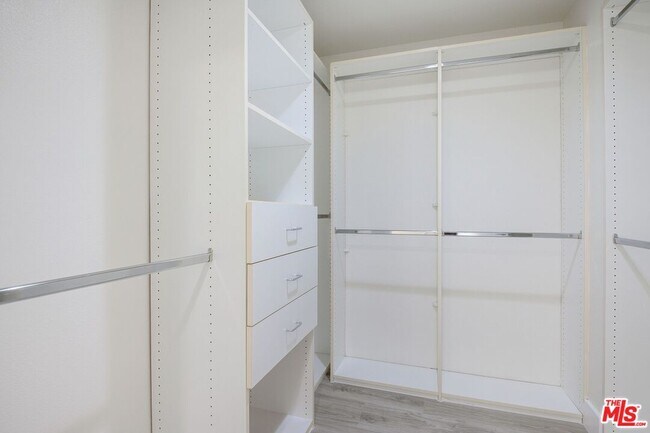 Building Photo - 2240 S Beverly Glen Blvd