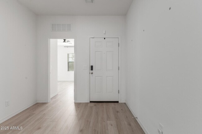 Building Photo - 8133 S 64th Ln