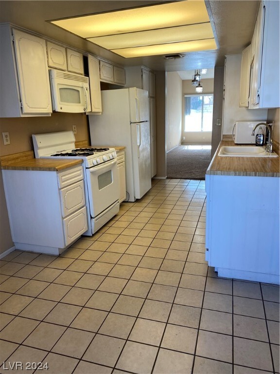 Building Photo - 2625 Lourdes Ave