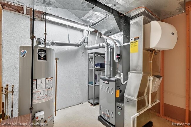 Building Photo - 40051 Finley Dr