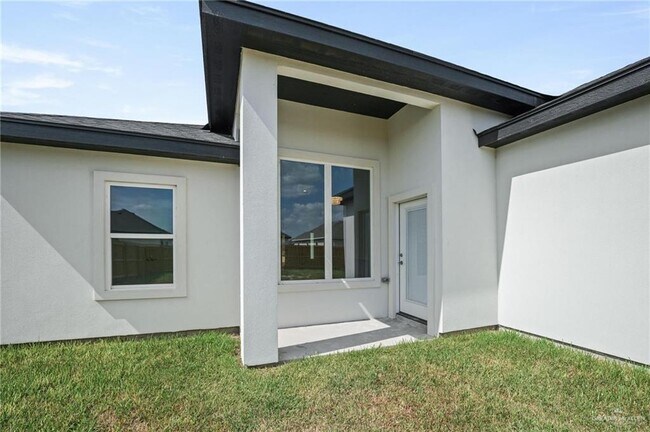 Building Photo - 19 E Boxwood Ave