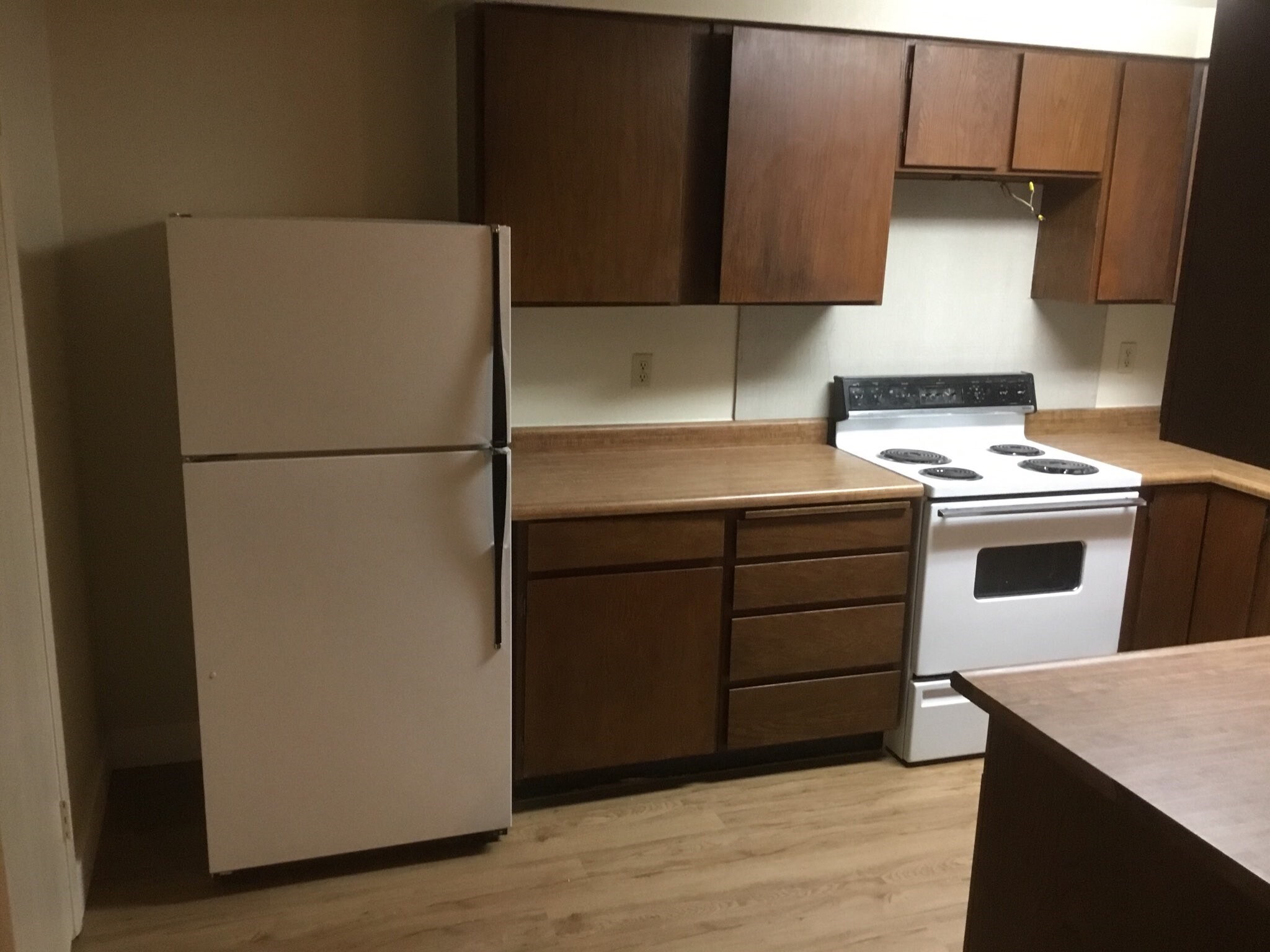 Kitchen - 697 Diamondback Dr