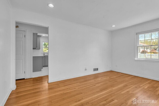 Building Photo - 253 Fairmount Ave