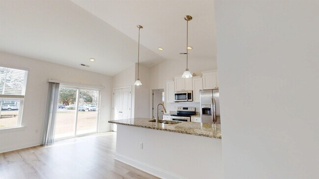 Building Photo - 24 Wimbledon Ct