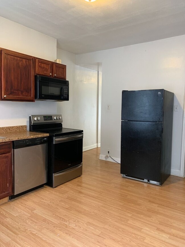 Building Photo - 142.5 Violet Way