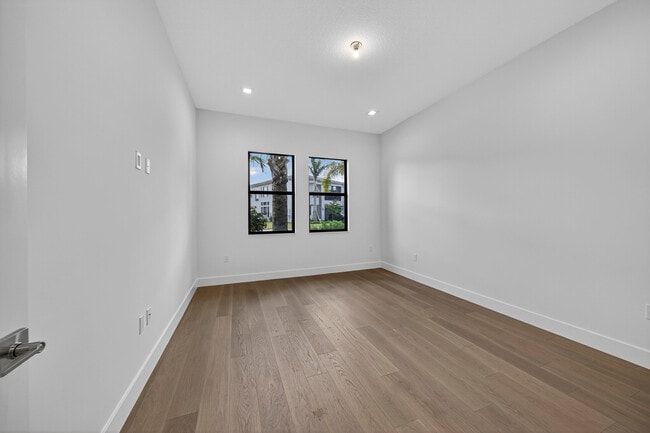 Building Photo - 9361 Sunflower Mdw Rd