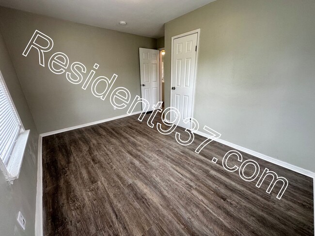 Building Photo - Cute 2 bed 1 bath home
