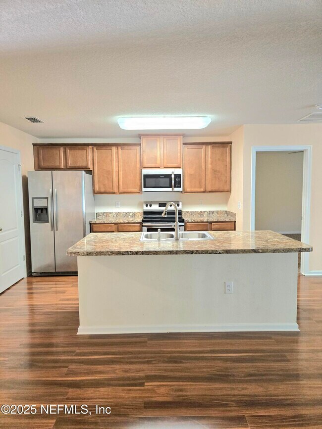 Building Photo - 2333 Sotterley Ln