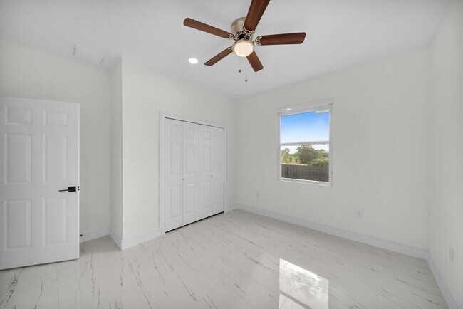 Building Photo - 125 Pennfield St