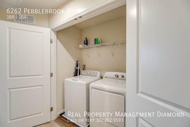 Building Photo - 6262 Pebblebrook Dr