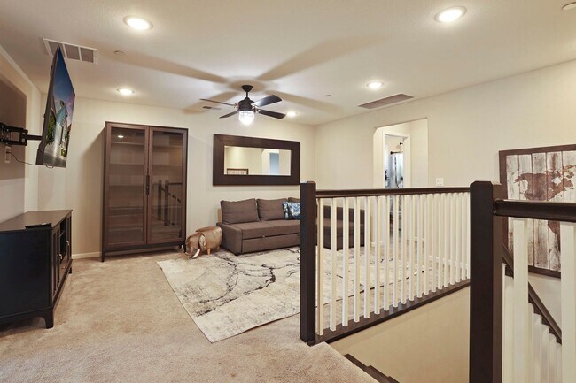 Building Photo - Spacious 5 Bedroom Home in Lodi with 1st f...