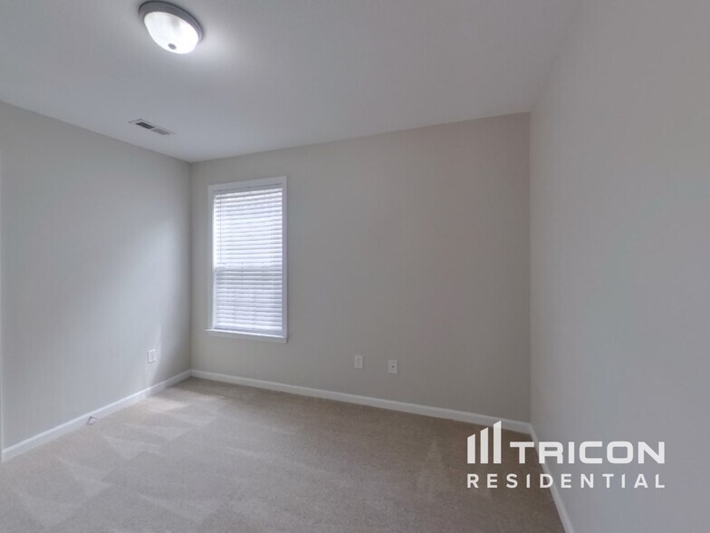 Building Photo - 108 Lauren Wood Cir
