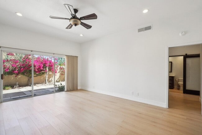 Building Photo - 48 Oak Tree Dr