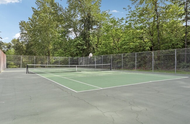 Building Photo - 4717 W Lake Sammamish Pkwy SE