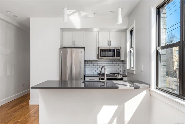 Building Photo - 61-21 55th St