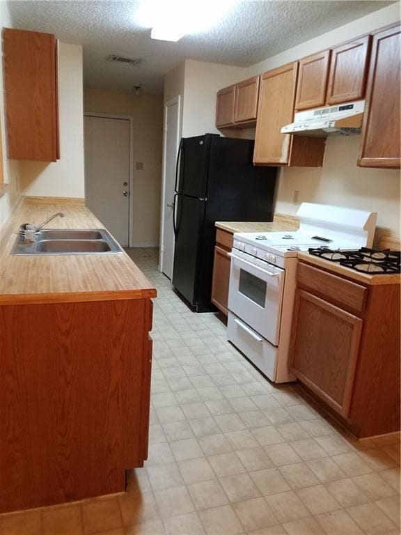 Building Photo - 1304 Pitcairn Dr