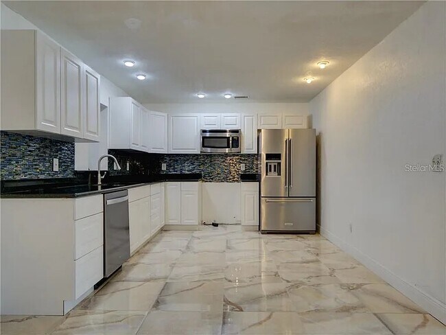 Building Photo - 8922 Havasu Dr