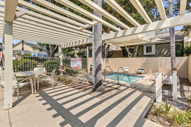 Building Photo - $500 Move In Special! 3 BD, 2.5 BA Townhome At The Groves In Carmel Valley-Del Mar