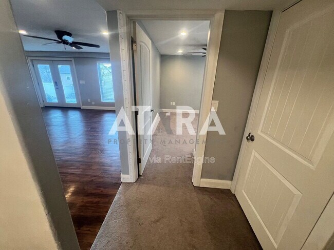 Building Photo - 258 Kestrel Dr