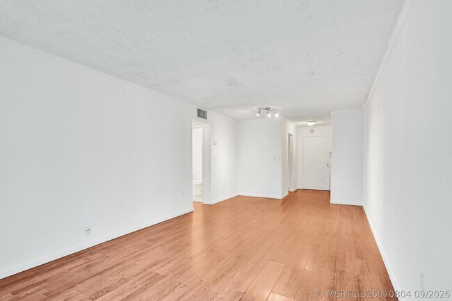 Building Photo - 1805 Sans Souci Blvd