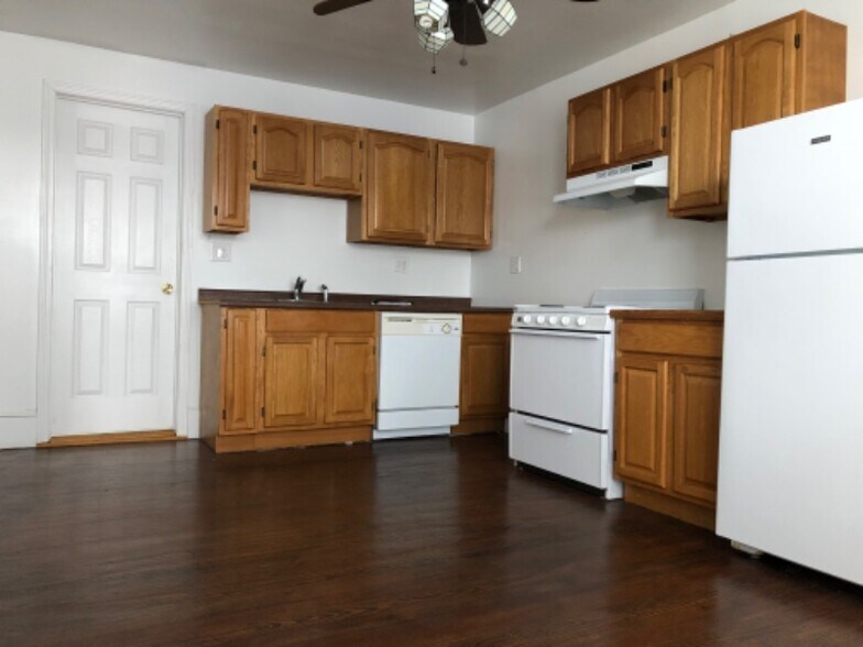 Building Photo - 322 Central St