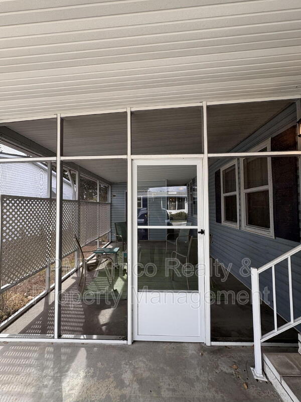 Building Photo - 616 Klickety Klak Ln