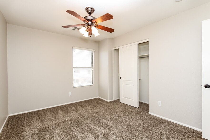 Building Photo - 2501 W Oberlin Way