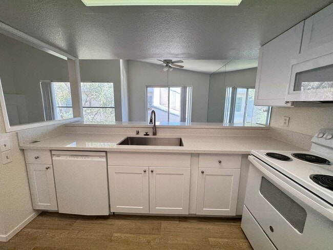 Building Photo - 6250 W Flamingo Rd