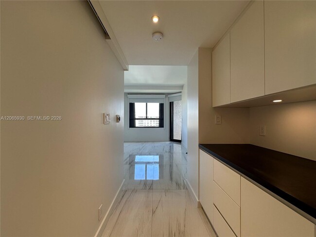 Building Photo - 251 Crandon Blvd