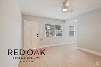 Building Photo - Recently Renovated One Bedroom Walk-Up wit...