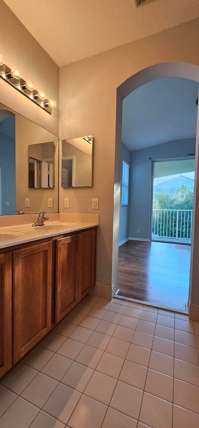 Building Photo - 3078 Laurel Ridge Cir