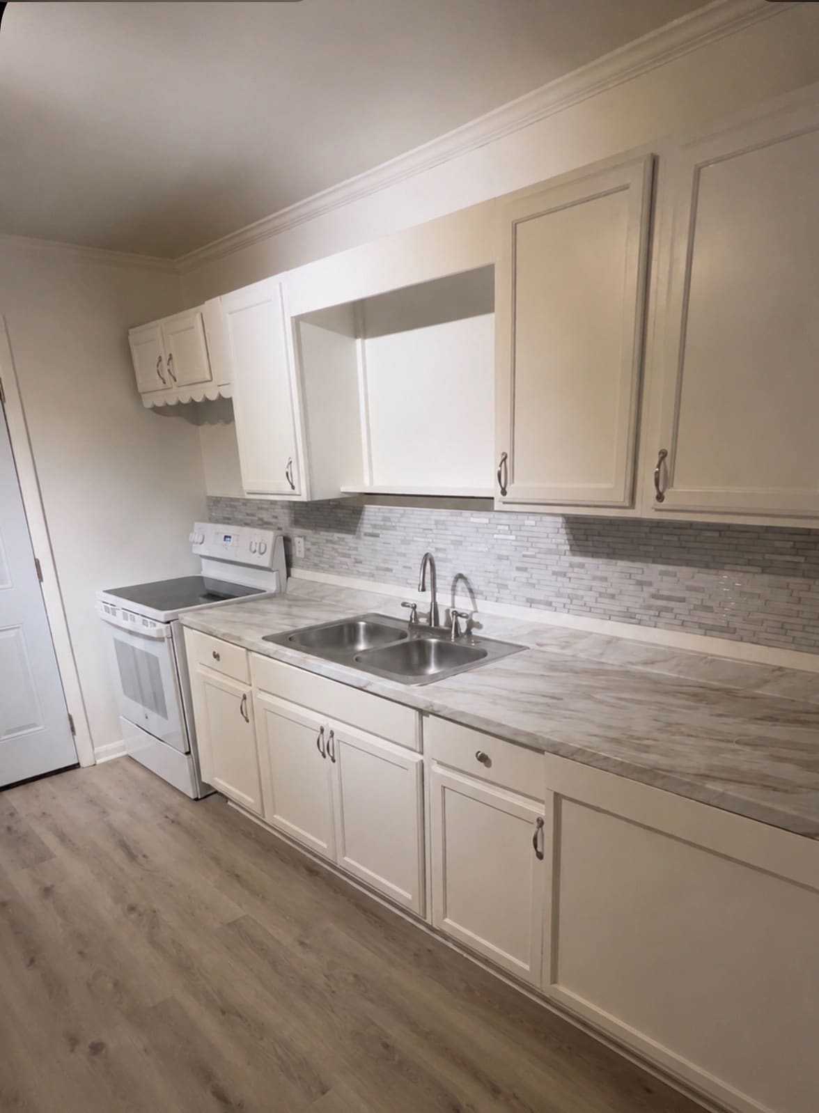 Kitchen - 3007 Central Ave