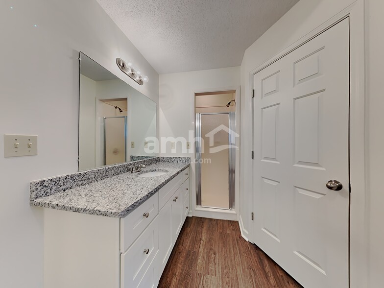 Building Photo - 4343 Shiney Point Cv